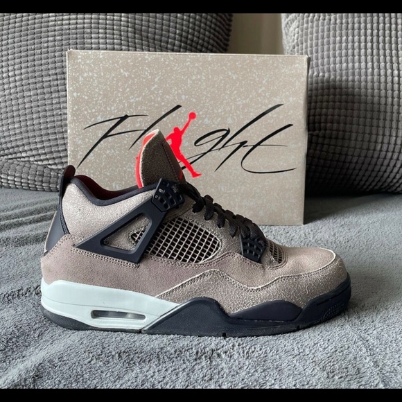 Air Jordan Retro 4 | Taupe Haze | 10.5 - Picture 2 of 7